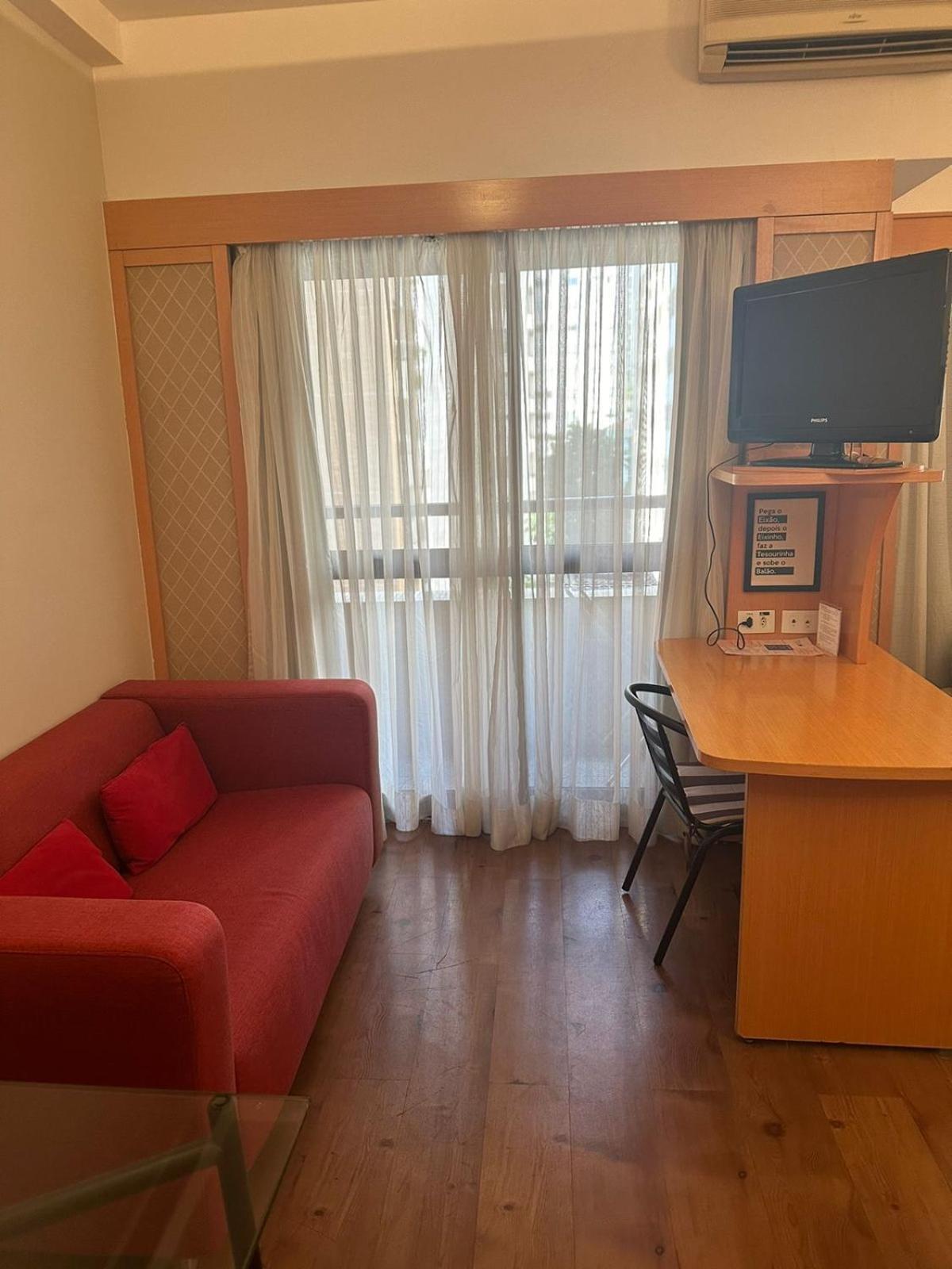 Apartamento Com Sacada E Piscina
